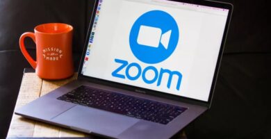 como transcribir un audio de zoom a texto